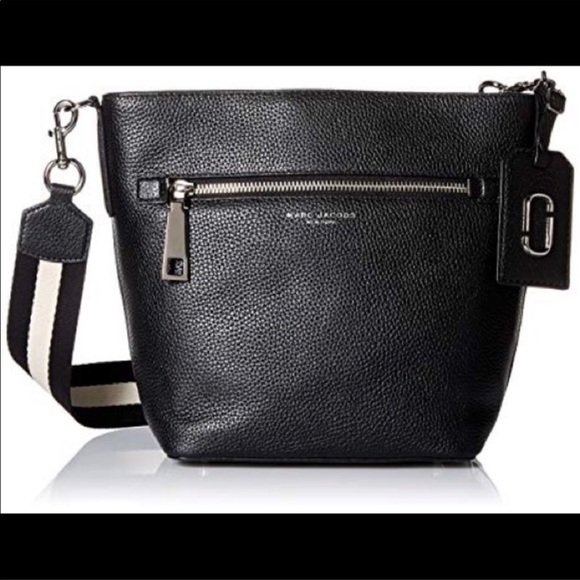 Marc Jacobs Handbags - Marc Jacobs Snapshot Gotham Bucket Bag wDustbag